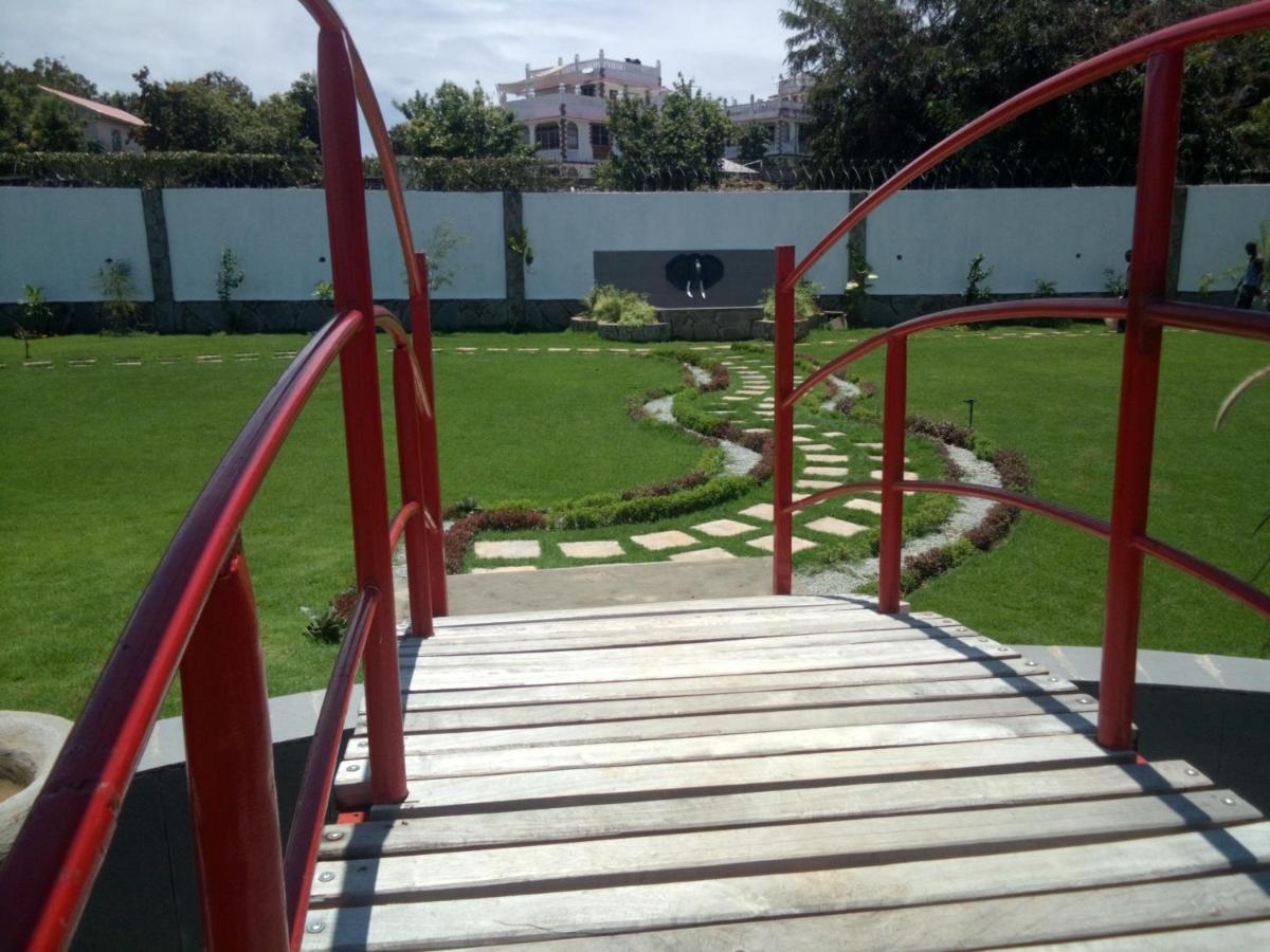 Chamiachi Hotel & Apartments Bamburi Ngoại thất bức ảnh