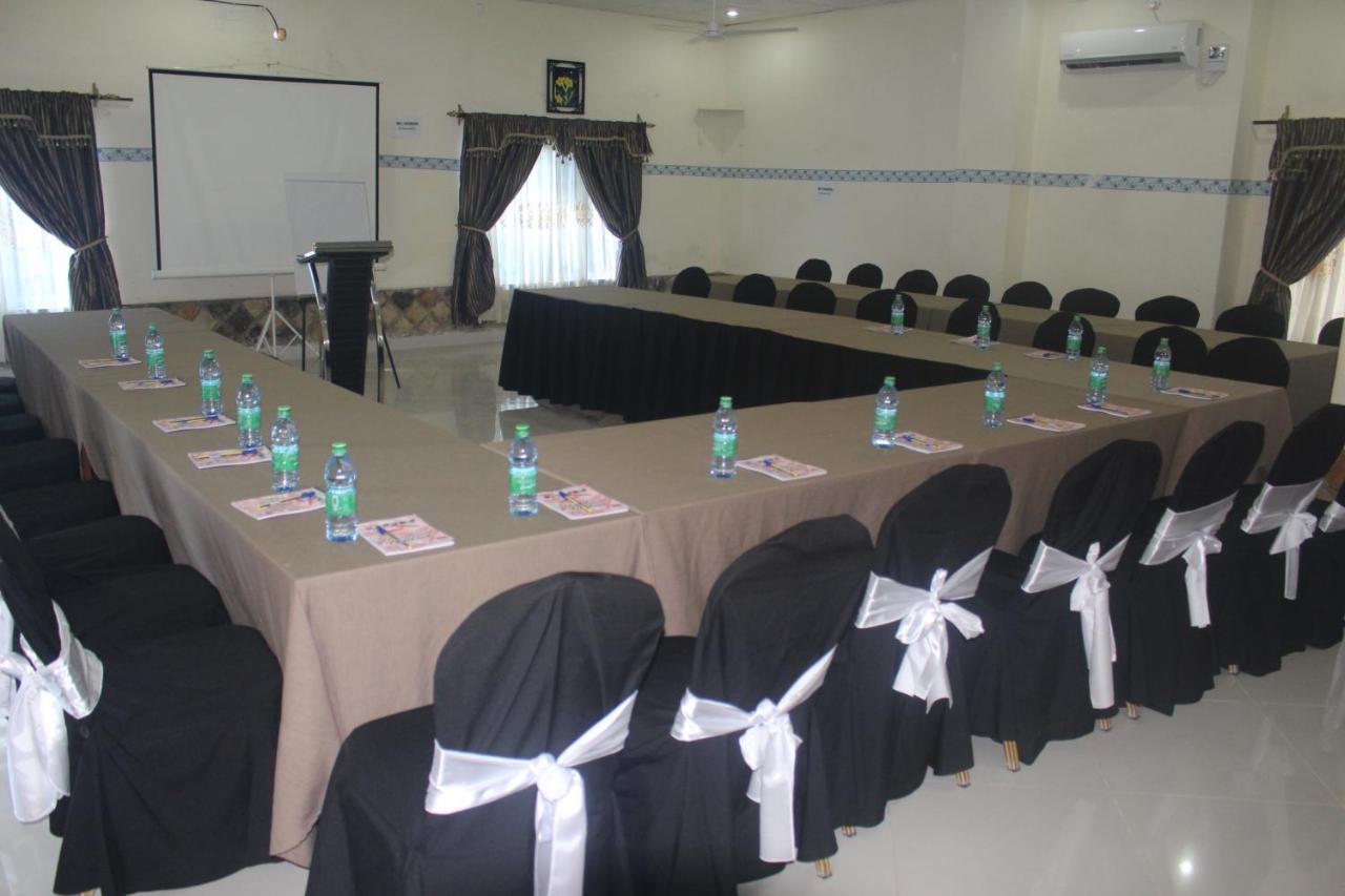 Chamiachi Hotel & Apartments Bamburi Ngoại thất bức ảnh